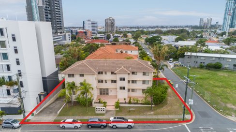 3 Garden Street, SOUTHPORT QLD 4215