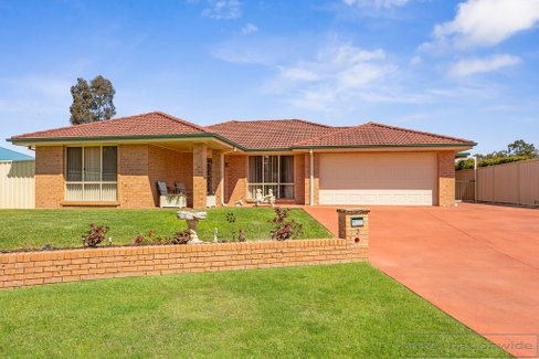 3 Glover Crescent, METFORD NSW 2323