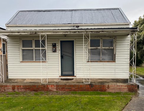 3 Gray Street Sebastopol 3356