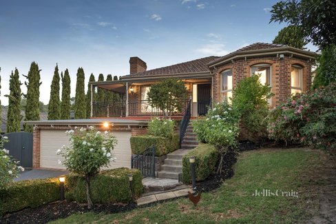 3 Griffin Court Eltham 3095