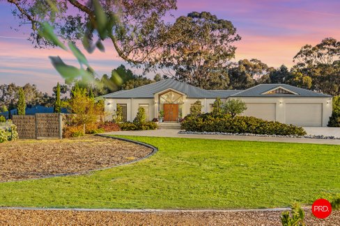 3 Hall Crescent, JUNORTOUN VIC 3551