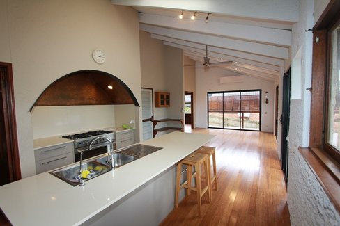 3 Hillview Parade, ASHMORE QLD 4214