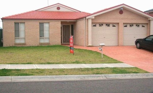 3 Kukundi Close, GLENMORE PARK NSW 2745
