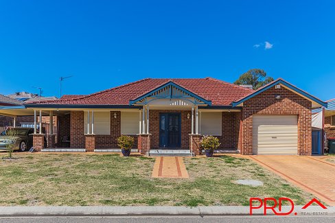 3 Kurria Close, TAMWORTH NSW 2340