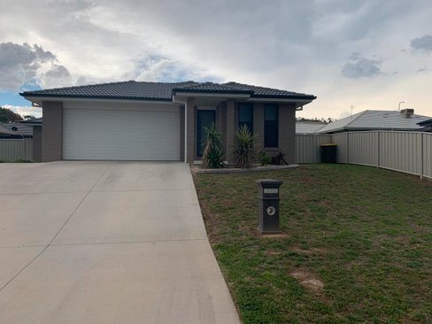 3 Lake Place, TAMWORTH NSW 2340