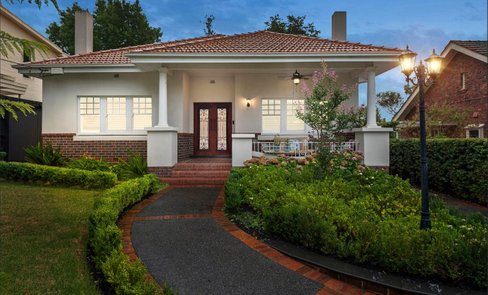 3 Lansell Crescent Camberwell 3124