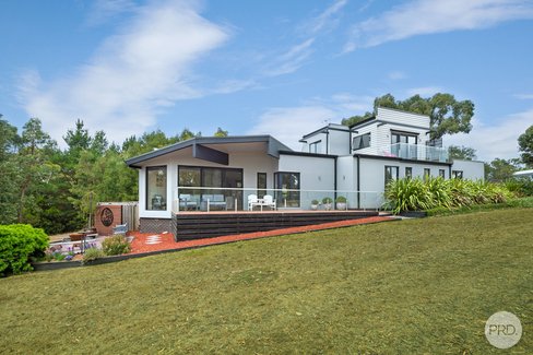 3 Lindsay Court, CRESWICK VIC 3363