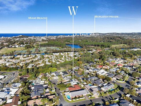 3 Mardella Court, MERMAID WATERS QLD 4218