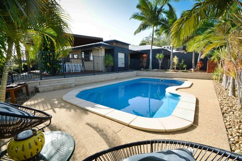 3 Melanie Court, BOYNE ISLAND QLD 4680