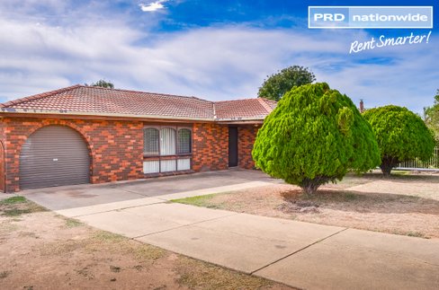 3 Melkin Avenue, GLENFIELD PARK NSW 2650