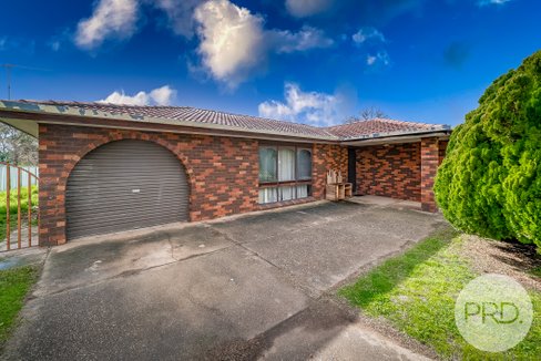 3 Melkin Avenue, GLENFIELD PARK NSW 2650
