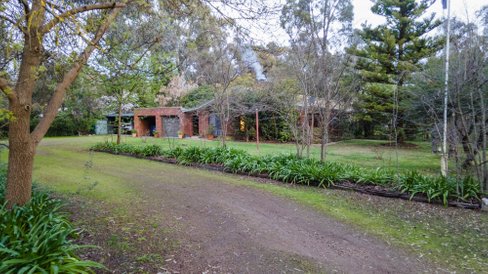 3 Moira Drive, KIALLA WEST VIC 3631