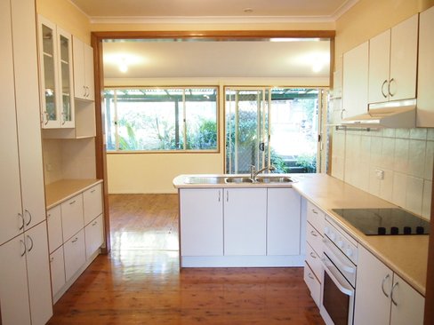 3 Peake Pde, PEAKHURST NSW 2210