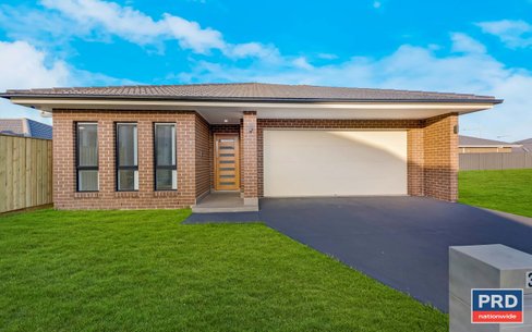 3 Peckham Grove, ORAN PARK NSW 2570