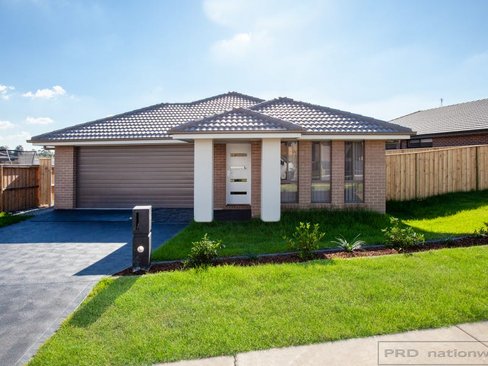 3 Plover Circuit, ABERGLASSLYN NSW 2320