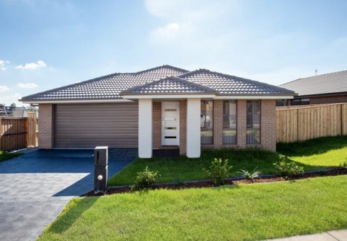 3 Plover Circuit, ABERGLASSLYN NSW 2320