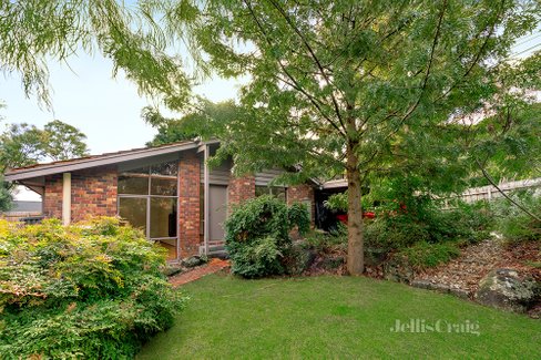 3 Porter St  Eltham 3095