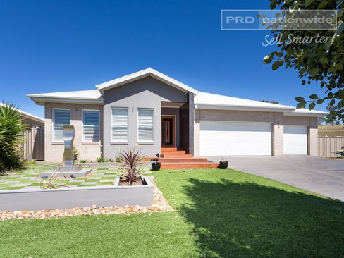 3 Preston Crescent, LLOYD NSW 2650