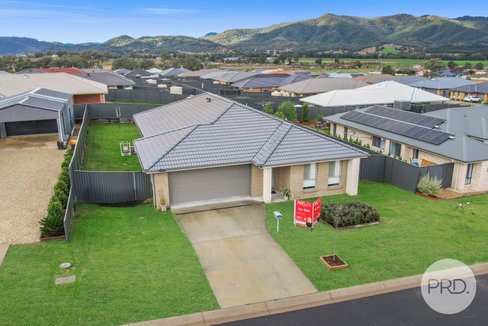 3 Reginald Drive, KOOTINGAL NSW 2352