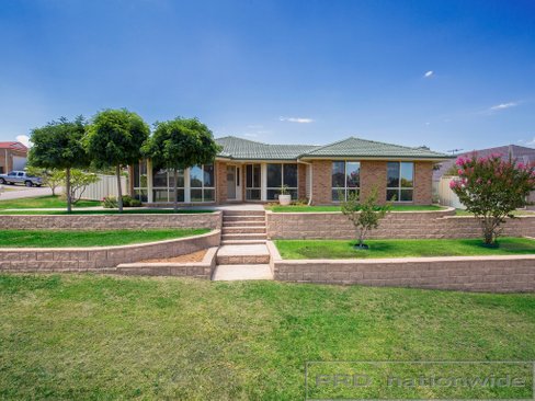 3 Rothbury Terrace, THORNTON NSW 2322