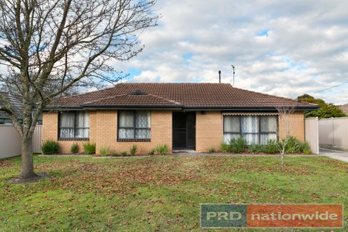 3 Semillon Grove, MOUNT CLEAR VIC 3350