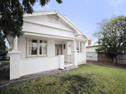 3 Shannon Avenue Hamlyn Heights 3215