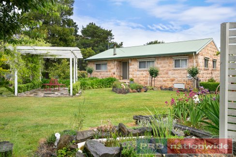 3 Springwood Close, ENFIELD VIC 3352