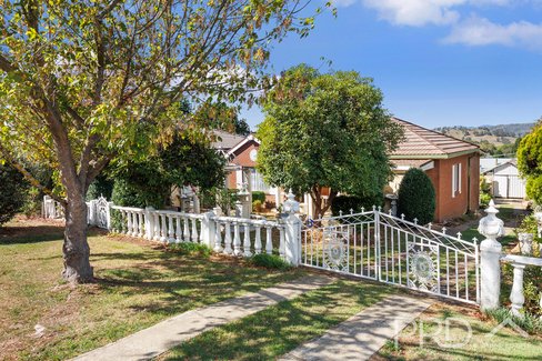 3 Sunnyside Avenue, BATLOW