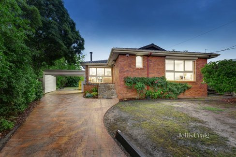 3 Suzanne Court Ringwood North 3134