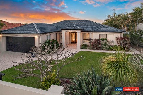 3 Taveuni Street, BURLEIGH WATERS QLD 4220