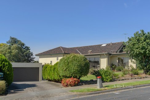 3 Thaxted Court Watsonia North 3087