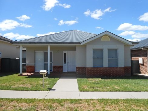 3 The Patio, TAMWORTH NSW 2340