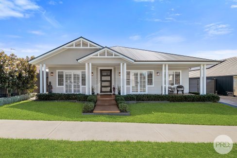 3 Walmsley Crescent, SILVERDALE NSW 2752