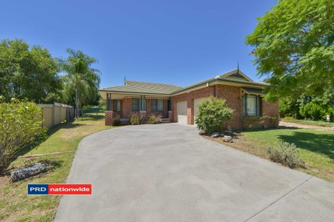 3 Wilga Place, TAMWORTH NSW 2340
