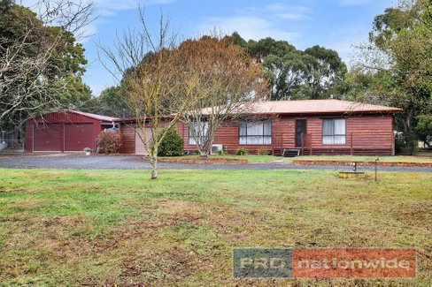3 Woodlands Road, ENFIELD VIC 3352