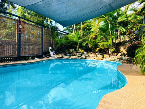 3 Woomerah Ave, CANNONVALE QLD 4802