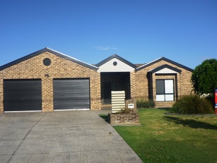 3 Yoogali Street, GLENFIELD PARK NSW 2650