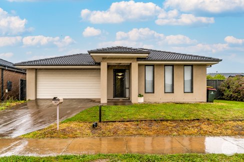 30 Aspect Drive, HUNTLY VIC 3551