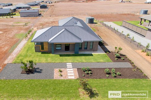 30 Bluebell Way, TAMWORTH NSW 2340