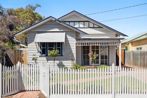 30 Edward Street  Rippleside 3215