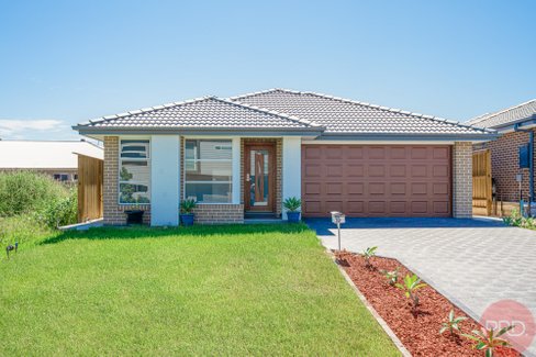 30 Golden Whistler Avenue, ABERGLASSLYN NSW 2320