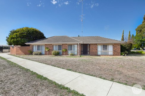 30 Langstaffe Drive, WENDOUREE