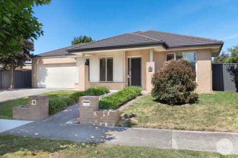 30 Lawrie Drive, ALFREDTON VIC 3350