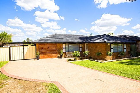 30 Madigan Drive, WERRINGTON COUNTY NSW 2747