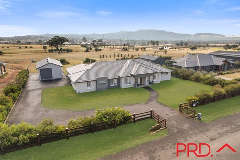30 Rodeo Drive, TAMWORTH NSW 2340