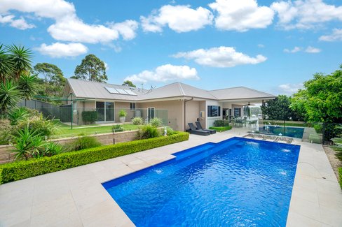 30 Saratoga Avenue, CORLETTE