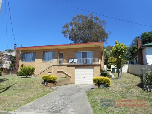 30 Sunnyside Avenue, BATLOW NSW 2730
