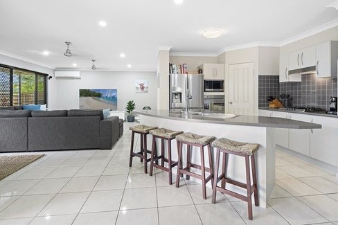 30 Sunset Drive, JUBILEE POCKET QLD 4802