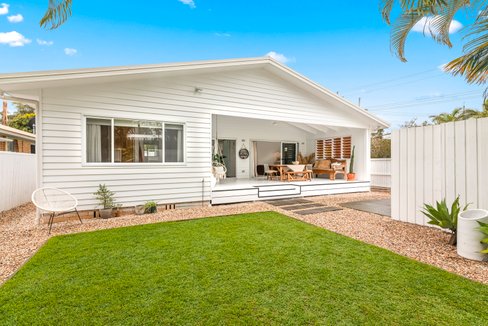 30 Tahiti Avenue, PALM BEACH QLD 4221