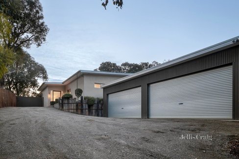 30 The Boulevard North Warrandyte 3113